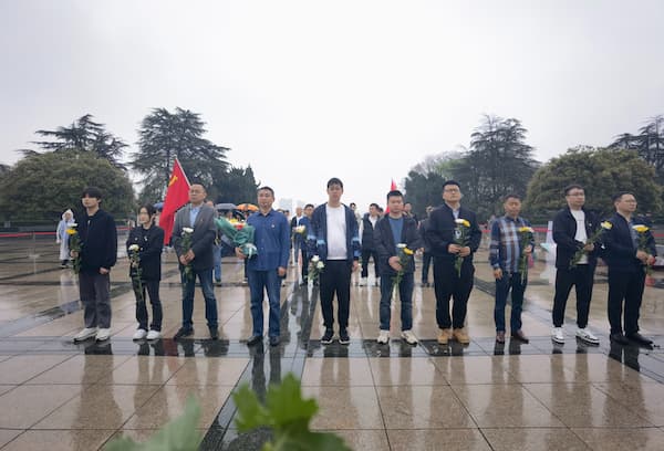 AI改图-鲜花-600x408.jpeg AI改图-鲜花-600x408.jpeg