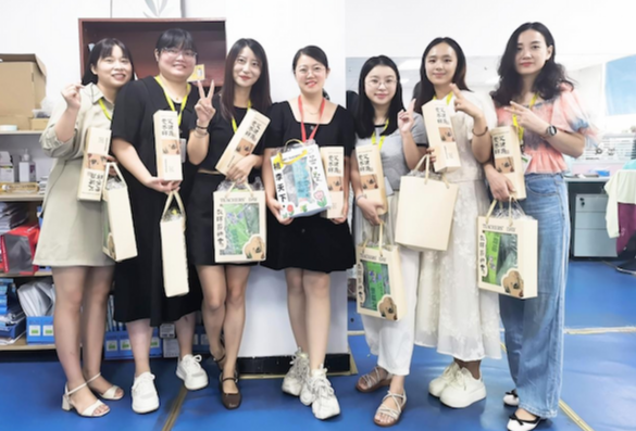 AI改图-合肥集合照-585x397.png AI改图-合肥集合照-585x397.png